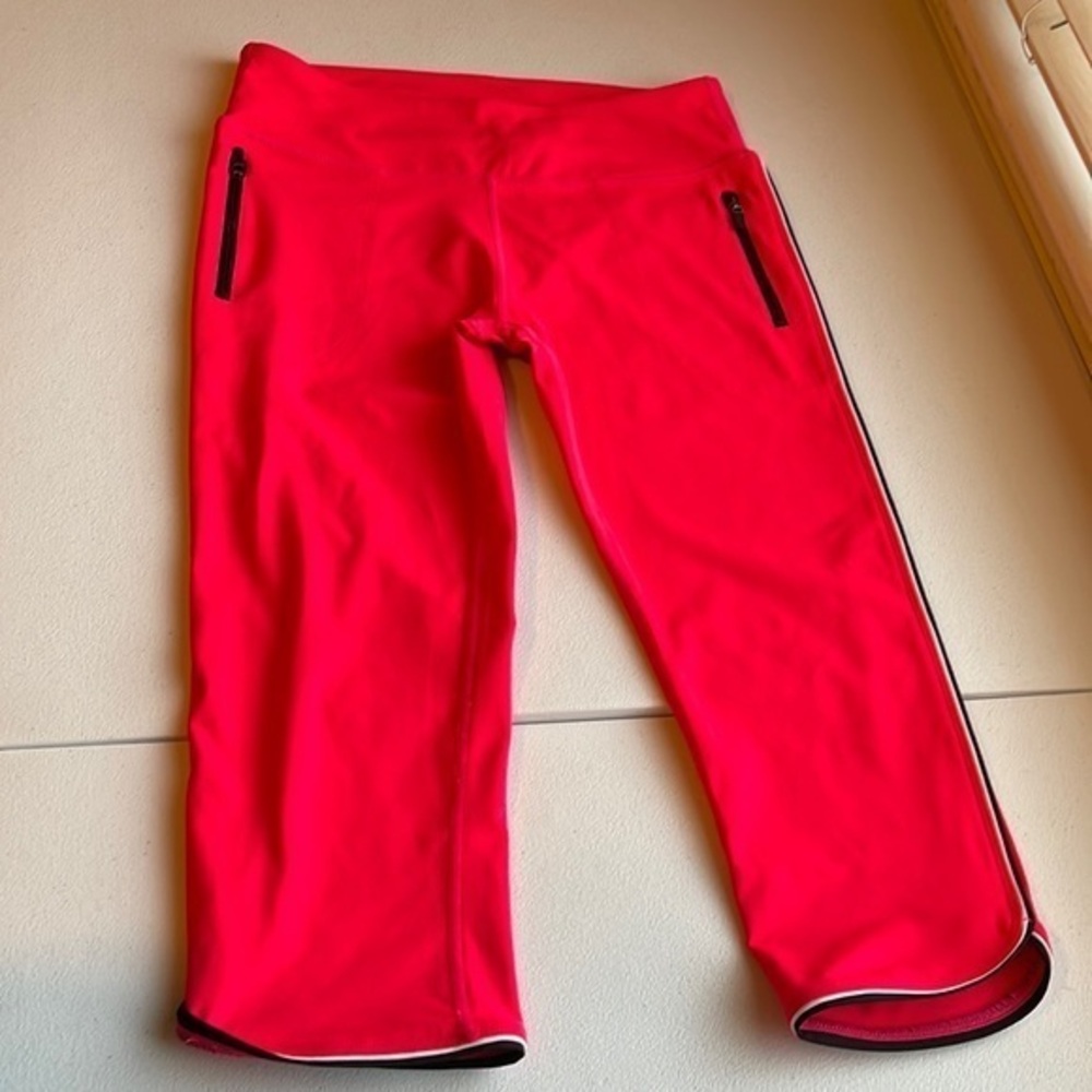 Fabletics Capri Legging Size Medium - image 1